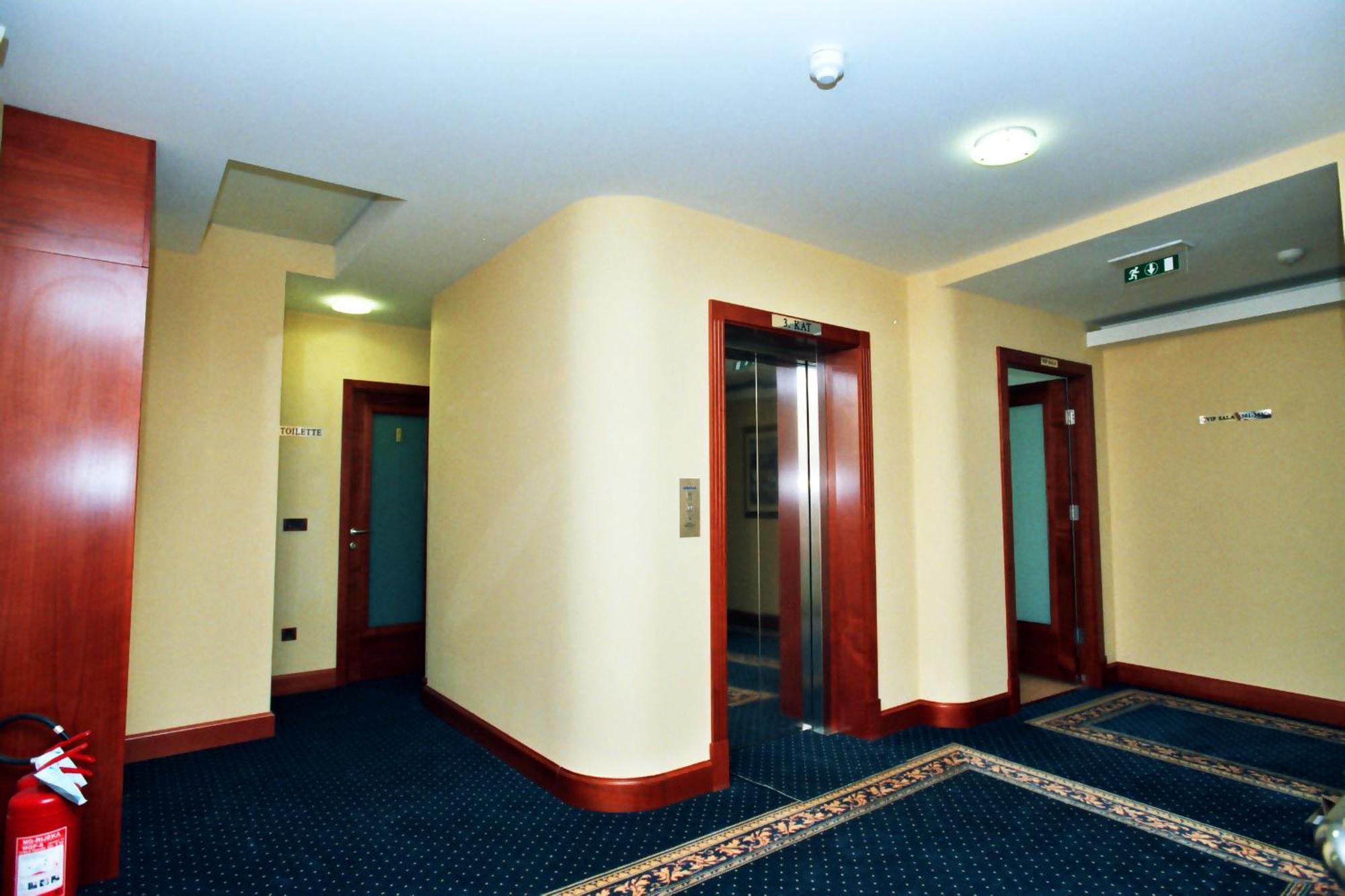 Hotel Savus Slavonski Brod Exterior foto