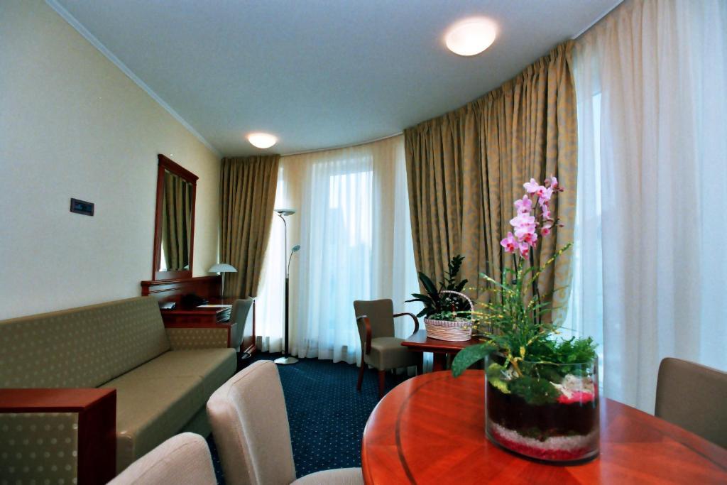 Hotel Savus Slavonski Brod Exterior foto