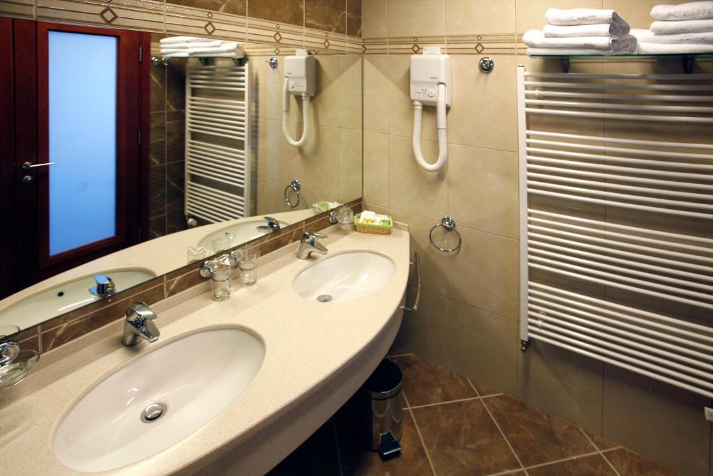 Hotel Savus Slavonski Brod Exterior foto