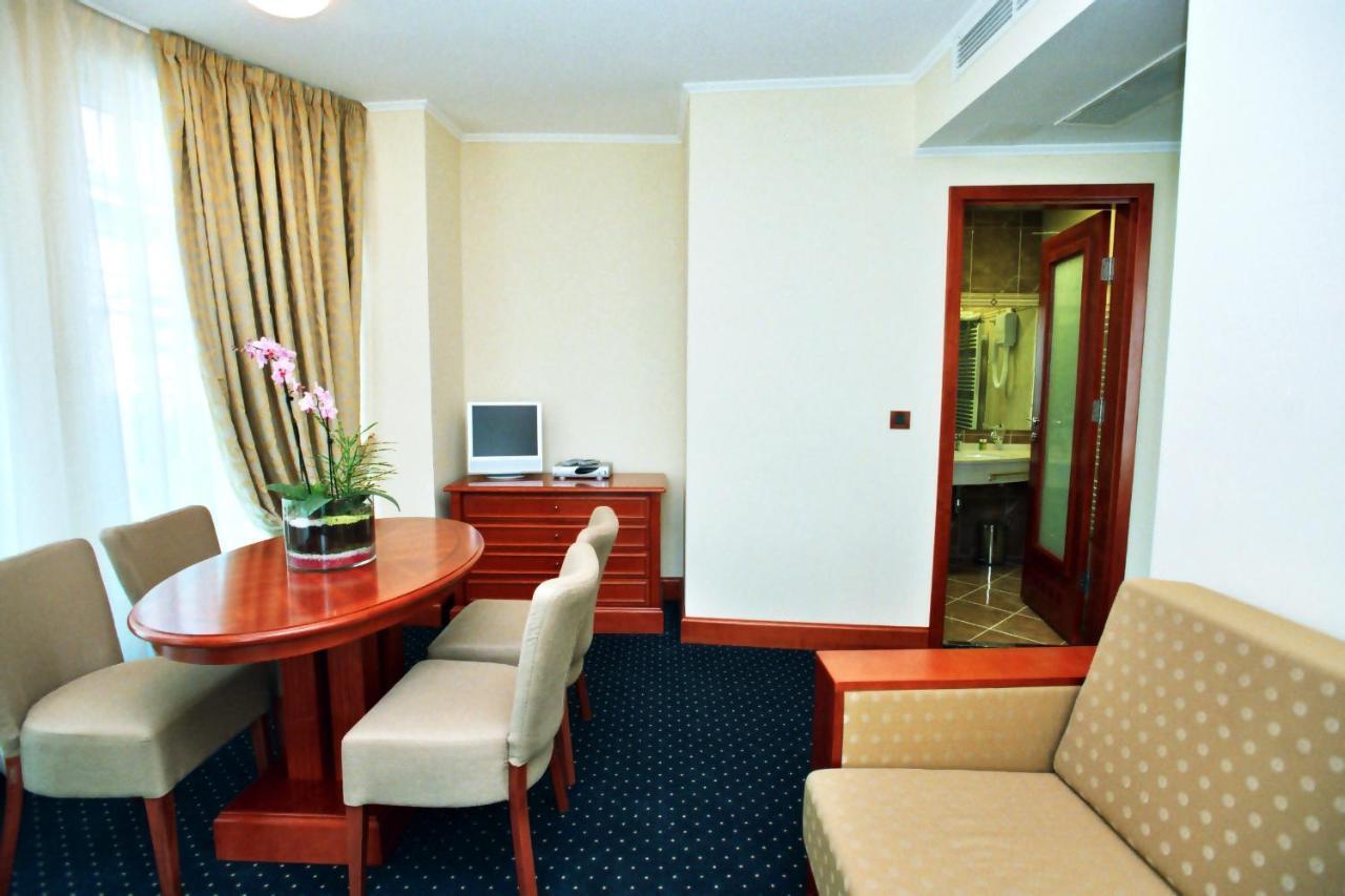 Hotel Savus Slavonski Brod Habitación foto