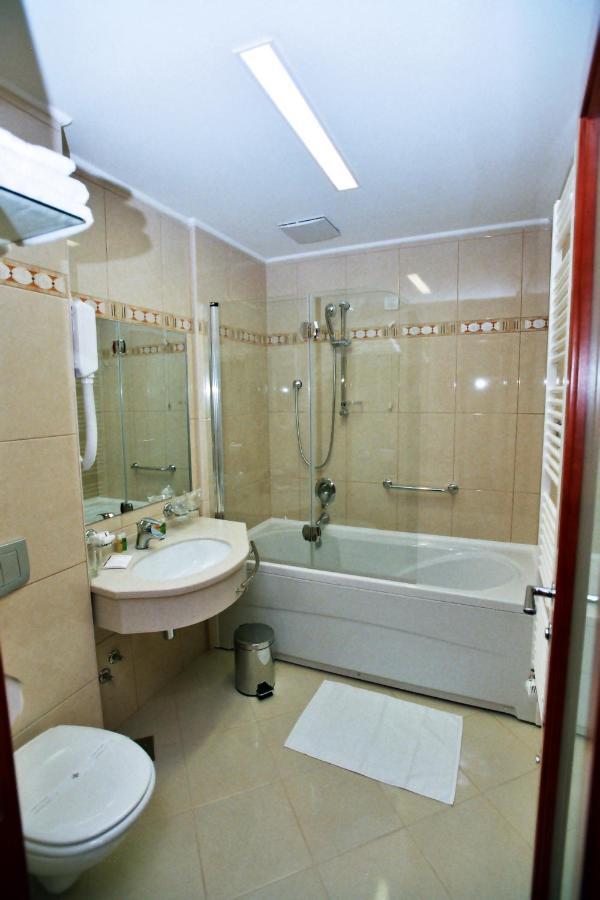 Hotel Savus Slavonski Brod Habitación foto