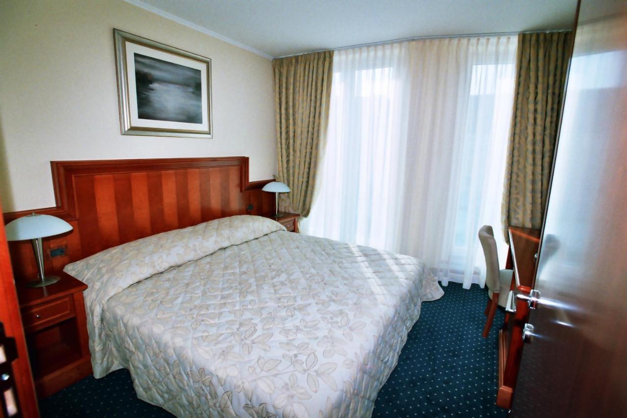 Hotel Savus Slavonski Brod Habitación foto