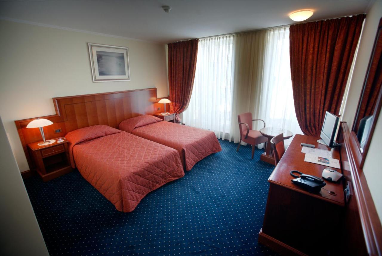 Hotel Savus Slavonski Brod Exterior foto